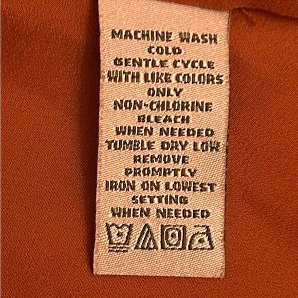 Bandolino Red Flowy Boho Patterned Blouse Size 12P - Picture 9 of 9